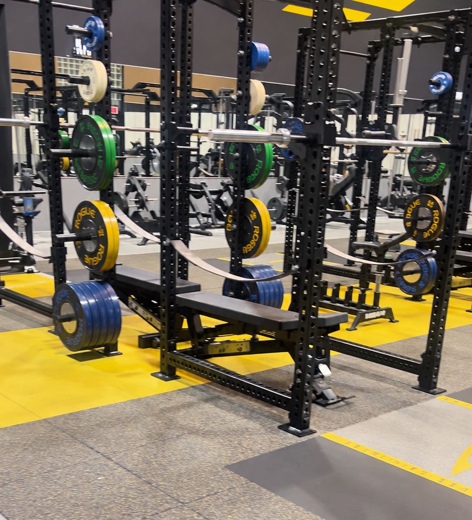 Strength room: racks and platforms